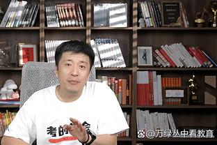 人气太高了？高准翼被记者球迷团团围住，直到送到出租车上