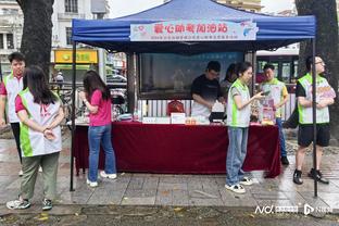 功勋主帅回归？杨鸣&辽宁男篮冲进微博热搜前十